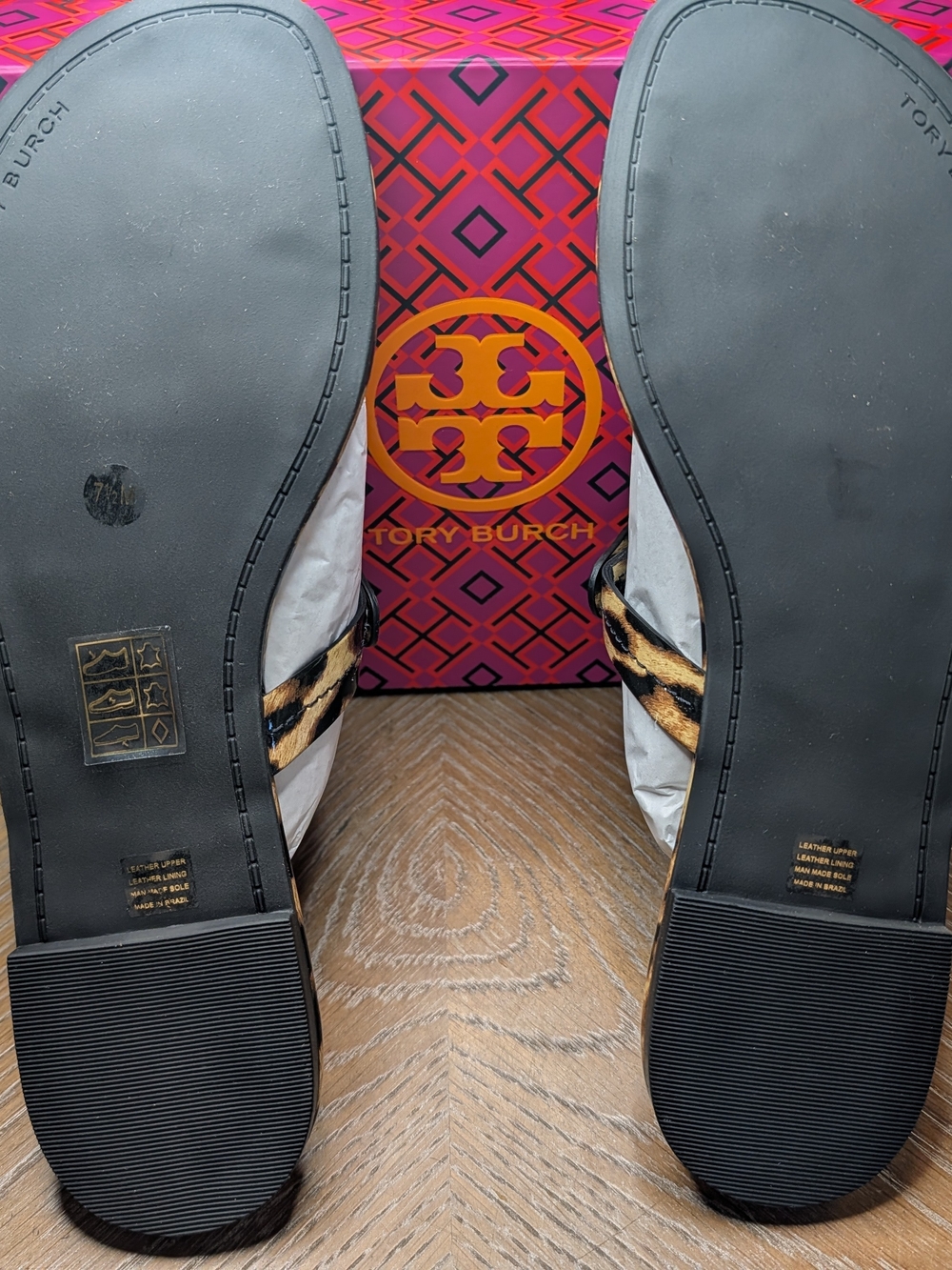 Tory Burch Leopard Patent Miller Thong Sandals - Animal Print - Picture 4 of 6